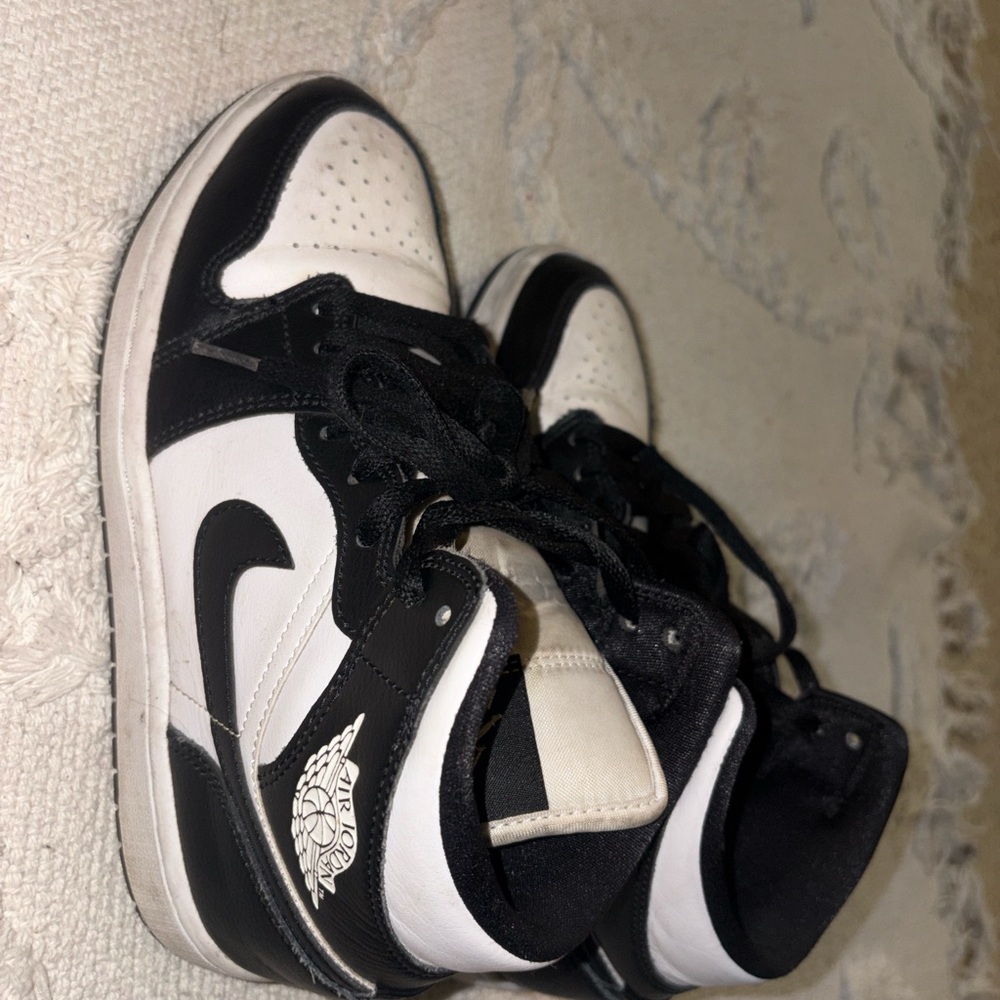 Jordan 1 Black and White Athletic Shoes